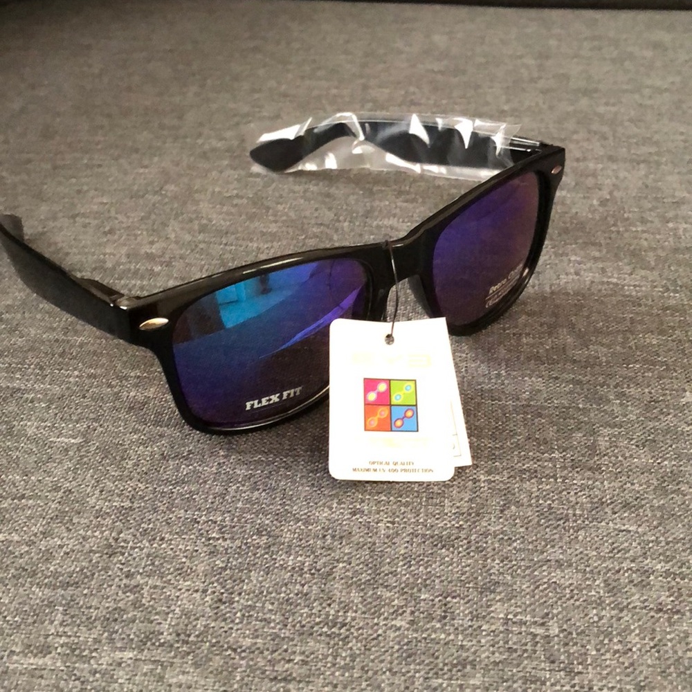Polarized Retro Sunglasses - Picture 4 of 4